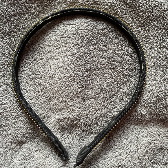 Black and gold ‘Zipper’ headband - Picture 2 of 3